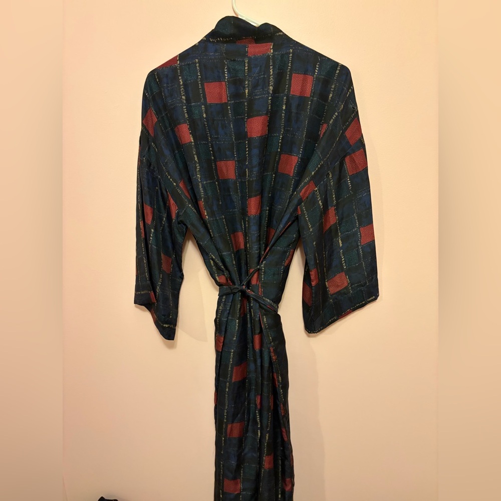 MaxDeco 100% Silk Robe - Picture 4 of 4
